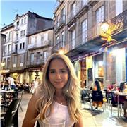Profesora de secundaria con experiencia en primaria, secundaria, universidad y adultos